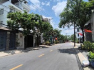 Chính chủ bán gấp căn nhà 3 tầng,hẻm 10m,đường Dương Quảng Hàm,