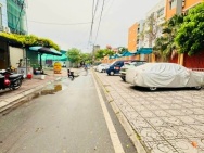 bán nhà Long Biên, 68m, mặt tiền 5m, vỉa hè, ôtô tránh, đối diện