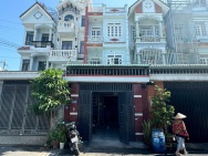 Cho thuê nhà mặt tiền hẻm 8 mét Lê Văn Khương 120 mét vuông 2 tầng