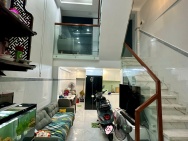 Nhà 3 tầng mới ở liền đúc BTCT đường Âu Dương Lân P. Chánh Hưng.