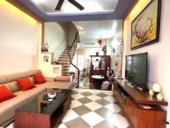 PHÂN LÔ VỈA HÈ - Ô TÔ TRÁNH - NHÀ 5 TẪNG x dt 48m2 KCBT CHẮC CHẮN