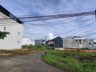 Chính chủ bán lô đất - Vị trí đẹp - Full thổ cư - Cách đường Thôn