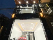 Nhà Đẹp ĐỐI DIỆN BV TÂM ANH, Full nội thất, thang máy, oto 7 chỗ