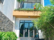 Bán Nhà đẹp mới xây diện tích 204 m2 ngang 5,15x39,5, sân để ô tô