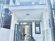 Nhà mới, hẻm 1 xẹt QL13, đối diện chợ Bưng Bầu, SHR, đường nhựa 5m, sân đậu ô tô 