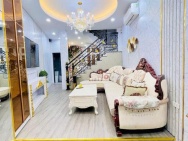 VALENTIN TẶNG NHÀ CHO NGƯỜI YÊU ĐƯỢC KHÔNG-NGAY VEN SÔNG LỪ GẦN NGÃ