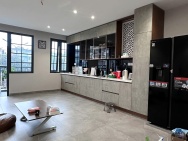 Nhà mới 4 tầng MT Bình Đăng P6Q8 thang máy 450kg