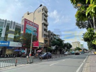 * NHÀ MẶT TIỀN  Nguyễn Chí Thanh Quận 11–4Tầng (4.5x20) Vị Trí kinh