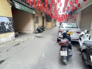 BÁN CĂN HỘ TẬP THỂ TẦNG 2 - KHU A13 THANH XUÂN BẮC - Ô tô đỗ Chân