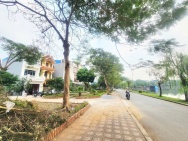 NHÀ MẶT HỒ LỘC VƯỢNG – View hồ sinh thái – Ở sướng, giữ tiền tốt -