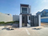 Nhà này e giảm giá kịch sàn còn có 2t550 bớt lộc cho khách thiện