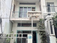 Nhà cũ 2 lầu HXH Dương Bá Trạc P.Chánh Hưng P1Q8