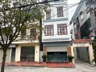 Nhà lô góc 4 tầng - Ở ngay -  Nội thất mới, hiện đại, 3 phòng ngủ -