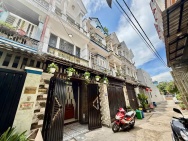 Chính chủ gửi bán nhà đẹp Phường Hiệp Thành, Quận 12 - Hẻm ô tô 6m,