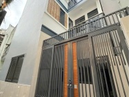 Nhà 2 lầu/ST/4PN vị trí đẹp Âu Dương Lân P3Q8 P.Chánh Hưng