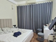 Hiếm- BÁn nhà đẹp Nguyễn Sơn- Dân Xây- Full NT- Oto- Ô chờ thang