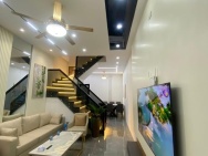 Bán nhà Lý Nam Đế, 60m2, 3 tầng, mặt tiền 3.3m, nhỉnh 19 tỉ, ngõ