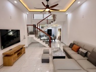 Chính chủ bán nhà 2 tầng K196 Âu Cơ, nhà full nội thất chỉ việc