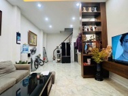 Giảm chào 1 tỉ! Bán nhà phố Khâm Thiên, 50m2, 8 tầng, mặt tiền