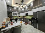 Bán nhà mặt phố Phố Huế, 65m2, mặt tiền 5.7m, 59.5 tỉ, vị trí đẹp,