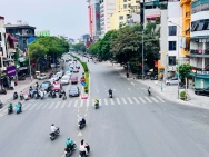 Toà nhà mặt phố Nguyễn Văn Cừ, 140m x 10 tầng, MT 8.6m, dòng tiền 4