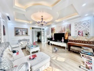 Bán nhà mặt phố thuộc KĐT Dịch Vọng - gần công viên Cầu Giấy -