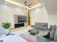 SIÊU PHẨM LÔ GÓC NGUYỄN VĂN CỪ – THANG MÁY RIÊNG – NỘI THẤT CAO CẤP