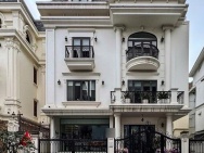 Cho thuê nhà, Nguyễn Khánh Toàn, Nguyễn Văn Huyên, 185m2x 4T -28 tr