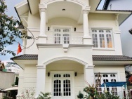 Cho thuê villa 8 phòng ngủ đường Hùng Vương phường 9 Đà Lạt giá 18
