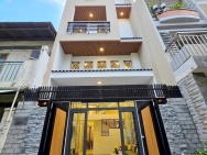 Nhà đẹp sang trọng 4.6x13m Âu Dương Lân P2Q8 P.Chánh Hưng