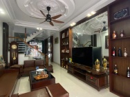 Bán nhà 4 tầng Nguyễn Văn Linh - Có sân vườn tiểu cảnh