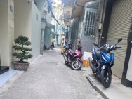 SÁT BỆNH VIỆN HÒA HẢO Q10 - HẺM THÔNG THƯƠNG - 4 TẦNG 5PN MỚI ĐẸP -