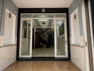 Bán nhà gần Lạc Long Quân 70m2, 4 tầng BTCT, 4 phòng ngủ, giá 8.3 tỷ