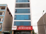 Chu Mẫu - Cho thuê văn phòng tầng 2, 3, 4. DT 200m2/tầng, MT 9m, 13
