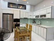 Cho thuê nhà Nguyên Căn Hồng Tiến -Bồ Đề 45m 4 ngủ full NT 15tr/