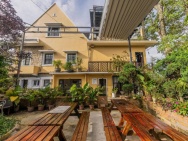 Cho thuê villa 23 phòng sân vườn rộng giá 50 triệu mặt tiền đường