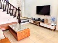CHO THUÊ NHÀ NGUYÊN CĂN 1 TRỆT 2 LẦU – GARA Ô TÔ – FULL NỘI THẤT