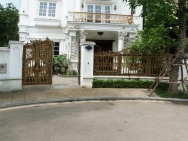 Biệt thự thượng lưu Vinhomes Riverside 206m x 4tầng, mặt tiền 15m,