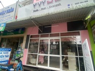 Do sắp không còn ở đây nữa nên em cần sang tiệm Nails - Hair