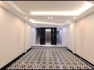 Hoàng Quốc Việt - Lô góc - kinh doanh - ô tô , ngõ thông 7 tầng