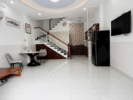 Nhà ngang khủng cách MT Phạm Thế Hiển 50m P4Q8 P.Chánh Hưng