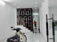 Chủ hạ giá nhà cần bay luôn ô tô tải vào tận cửa- xuân la, tây hồ