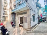 Chính chủ bán nhà 2 tầng ở đường  Dương Quảng Hàm, hẻm thông, 3