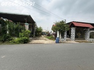 Hàng hiếm, bán đất tặng nhà cấp 4 đường Chánh Phú Hòa 045, 120m2,