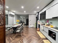 Bán nhà Lê Đại Hành, 40m2, 5 tầng thang máy mới đẹp, mặt tiền 4.5m,