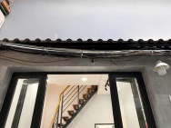 Nhà cách chỗ đậu oto vài bước chân Hưng Phú P10Q8