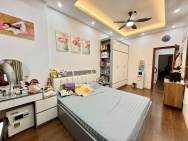 Bán nhà Lê Đại Hành, 25m2, 5 tầng 3 phòng ngủ, mặt tiền 3.3m, giá