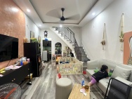 ♥ Nhà gần Nguyễn Hoàng, 33m2, 2 tầng mát rượi, 2PN 2WC, sổ hồng