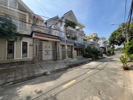 Nhà mặt tiền biệt thự KDC Gia Hòa ngang 8m bề thế Tặng nội thất -