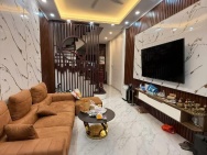 Bán nhà mặt phố Phạm Văn Đồng, 33m2, 5 tầng, vị trí cực đẹp, giá